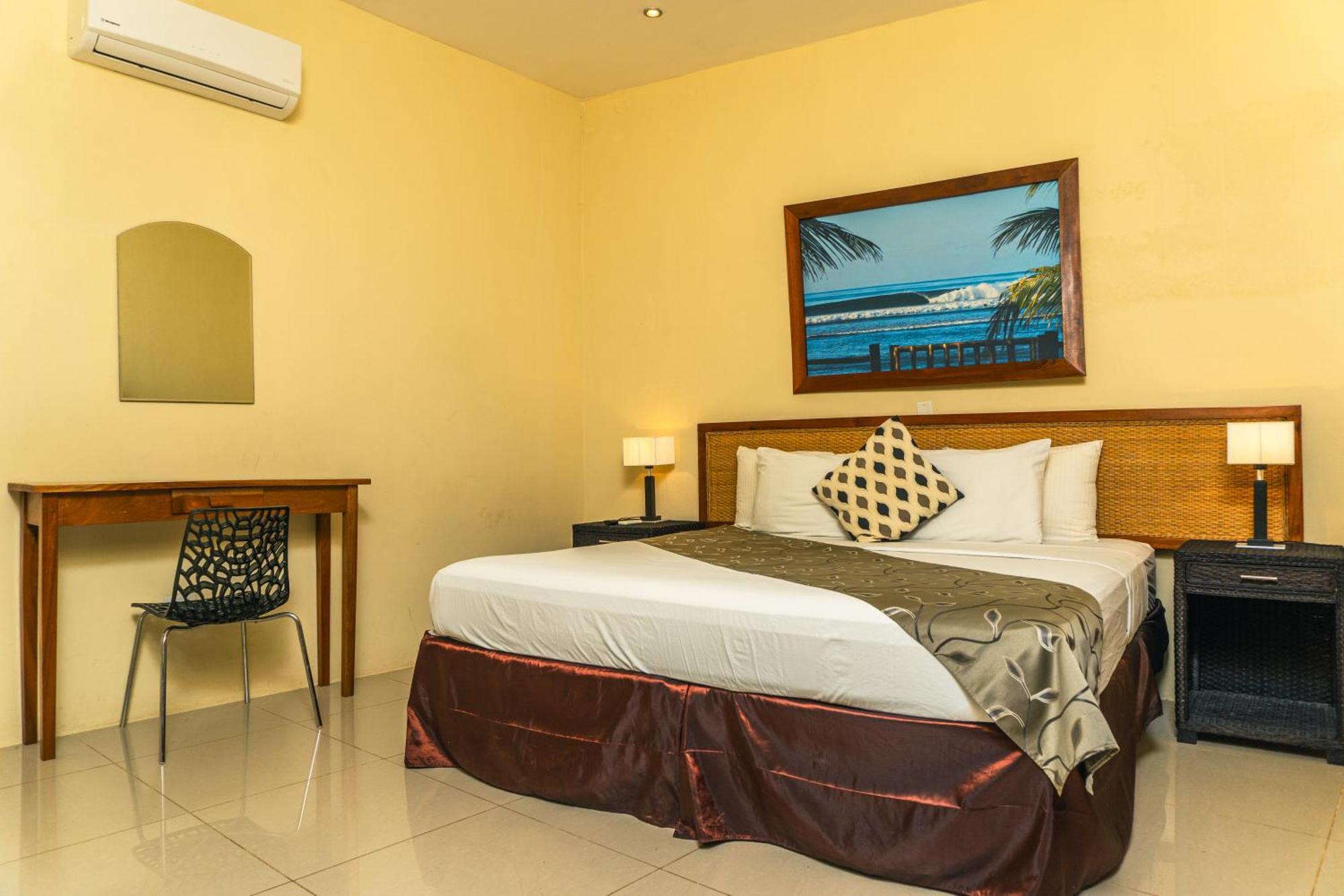 Hotel Plaza Marbella Granada Kültér fotó